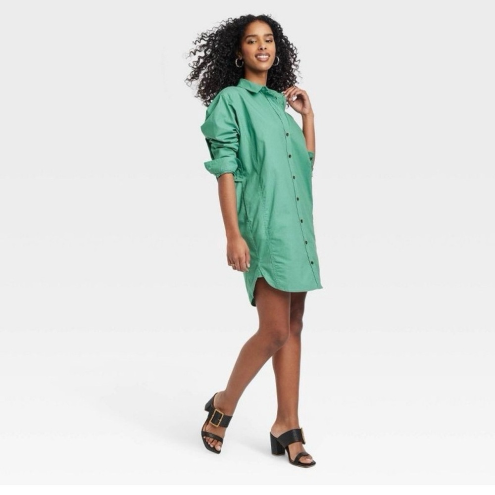 Universal Thread Women's Green Button Down Shirtd… - image 3